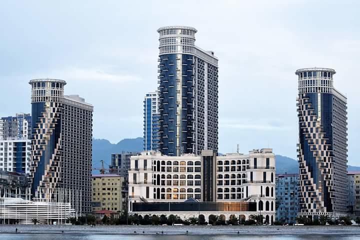 Yalcin Star Residence Diana'S Flat Batumi Bagian luar foto
